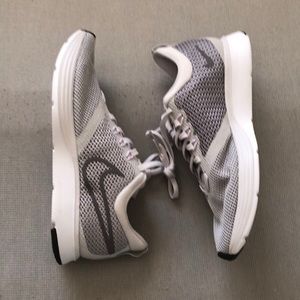 Nike air zoom strike women’s size  8 brand new no tags